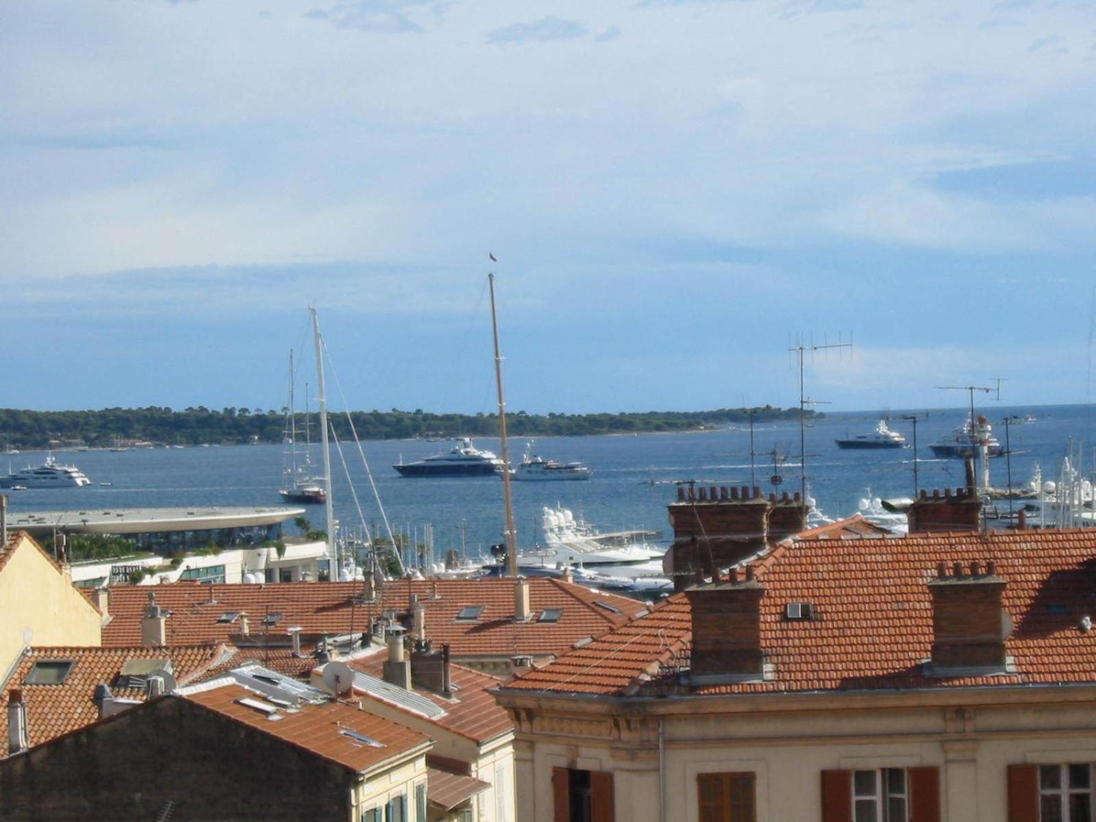 Acci Cannes Old City Стая снимка