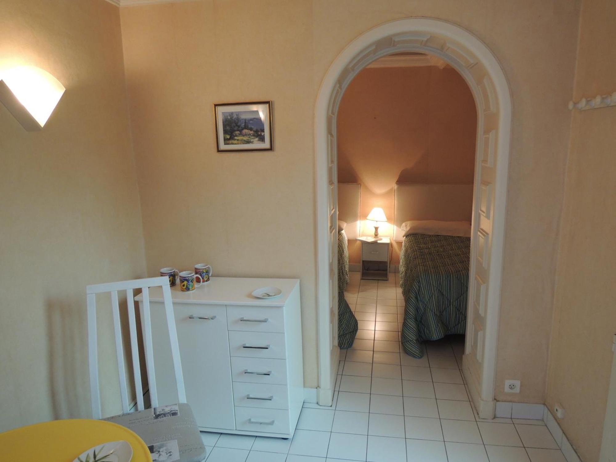 Acci Cannes Old City Стая снимка